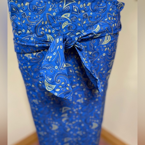 New Bali Bidadari Batik Blue/Gold Hand Painted Sarong - Picture 4 of 7